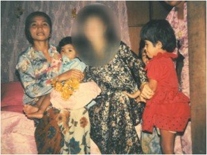 Bersama salah seorang jiran di Felda.. Kenangan yg menyakitkan..