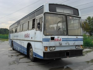 Contoh bas tahun 1980an
