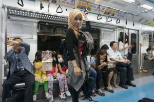 Tengok Yati.. Tamaknya beg.. he..he.. 1 beg anak dn 1 lagi Uzma punya..