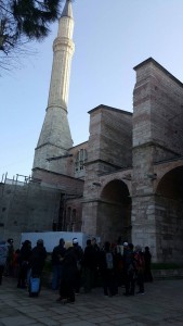 Ini Antara bangunan sejarah yg hebat. yg sy paling suka seni bina dalaman nya. Kata tour guide Turki ni asalnya org Greek.. Sangat tinggi tersergam.. Church dn masjid di zaman ortodok, mereka solat bersam dn org Islam dn Kristian boleh kahwin sebelumnya..