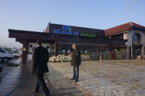 Gambar supermarket dipekas kecil..