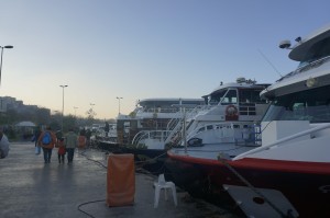 Menaiki cruise.. (x ingat apa nama tempat ni)..