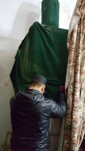 Dlm singgahsana Nabi Sulaiman. Dalam masjid Aqsa ni ada penjara jin juga yg diceritakan oleh Syeikh Yusuf.