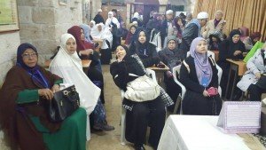 Selepas subug Imam Besar masjid Syeikh Yusuf bawa kami ke kelas hafazan Quran. Ibu tunggal dn yatim dlm Aqsa.
