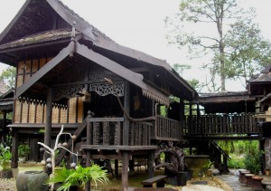 Rumah kg stail Terengganu. Macam ni sy bina diatas puncak yg tinggi. InshaAllah.